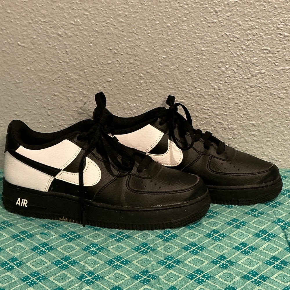 Nike Black and White Low-Top Sneakers